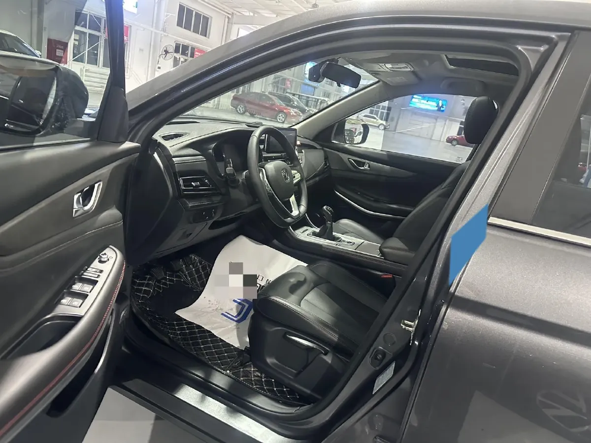 2023 ChangAn CS75 1.5T 188HP L4 6MT,autocango,china used car exporter,china ev exporter,chinese used car exporter,chinese used ev exporter