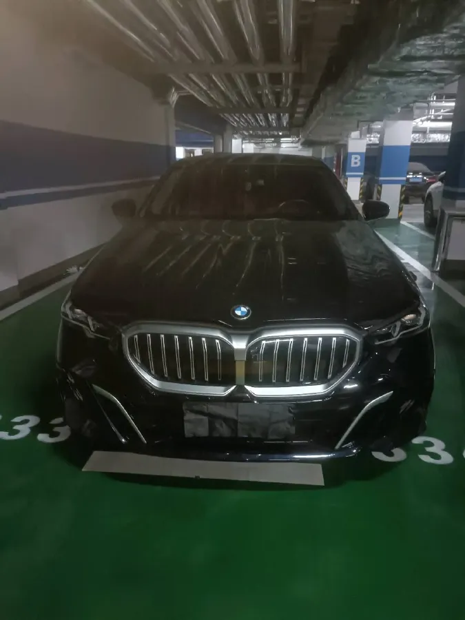 2025 BMW 5 Series 2.0T 258HP L4 8AT,autocango,china used car exporter,china ev exporter,chinese used car exporter,chinese used ev exporter