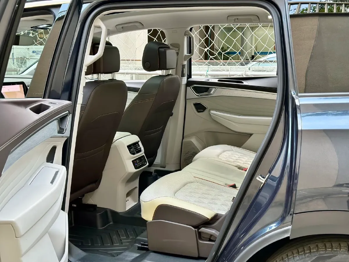 2021 Volkswagen Talagon 2.5T 299HP V6 7DCT,autocango,china used car exporter,china ev exporter,chinese used car exporter,chinese used ev exporter