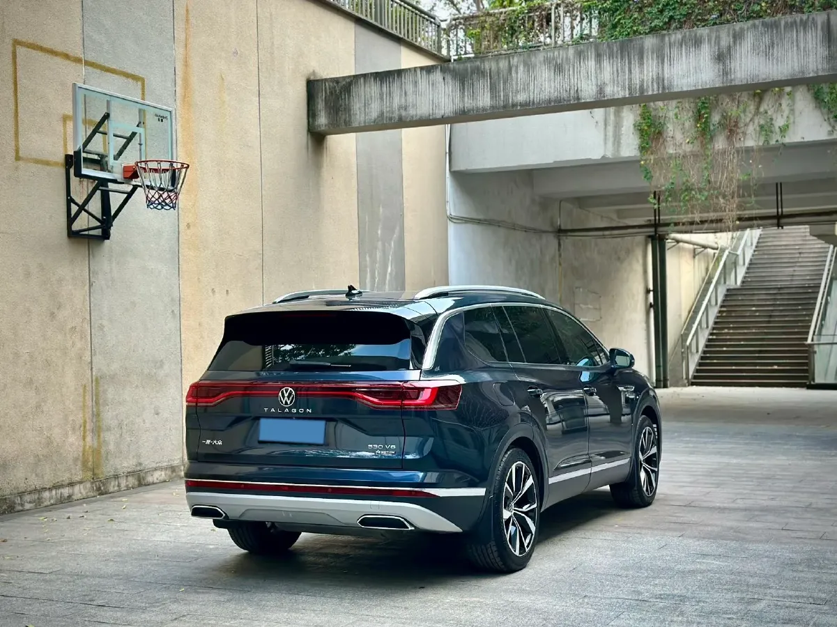 2021 Volkswagen Talagon 2.5T 299HP V6 7DCT,autocango,china used car exporter,china ev exporter,chinese used car exporter,chinese used ev exporter