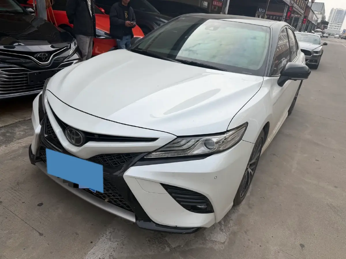 2019 Toyota Camry 2.5L 209HP L4 8AT