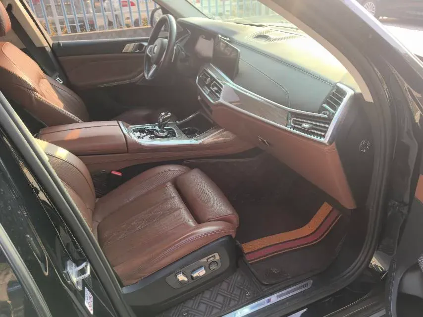 2021 BMW X7 3.0T 340HP L6 8AT,autocango,china used car exporter,china ev exporter,chinese used car exporter,chinese used ev exporter