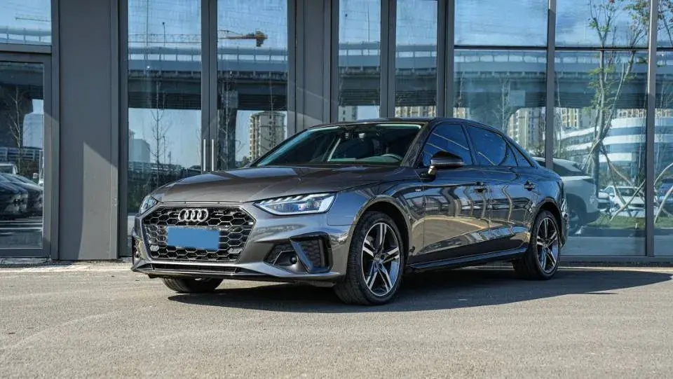 2022 Audi A4L 2.0T 190HP L4 7DCT