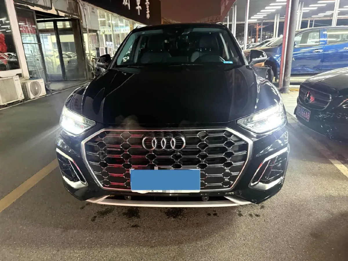 2022 Audi Q5L 2.0T 190HP L4 7DCT,autocango,china used car exporter,china ev exporter,chinese used car exporter,chinese used ev exporter