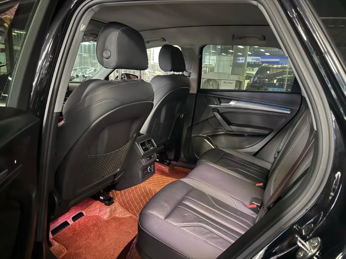 2022 Audi Q5L 2.0T 190HP L4 7DCT,autocango,china used car exporter,china ev exporter,chinese used car exporter,chinese used ev exporter