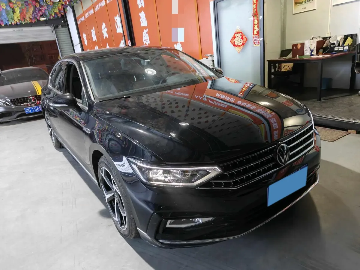 2023 Volkswagen Magotan 2.0T 186HP L4 7DCT,autocango,china used car exporter,china ev exporter,chinese used car exporter,chinese used ev exporter