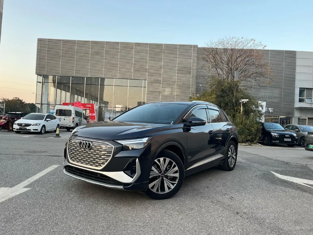 2023 Audi Q4 e-tron BEV 84.8KWH