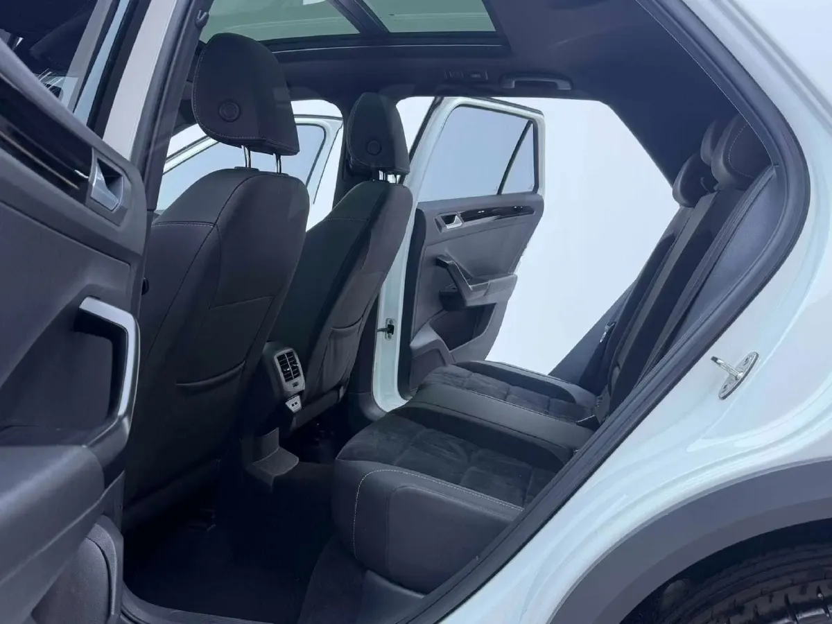 2021 Volkswagen T-Roc 1.4T 150HP L4 7DCT,autocango,china used car exporter,china ev exporter,chinese used car exporter,chinese used ev exporter