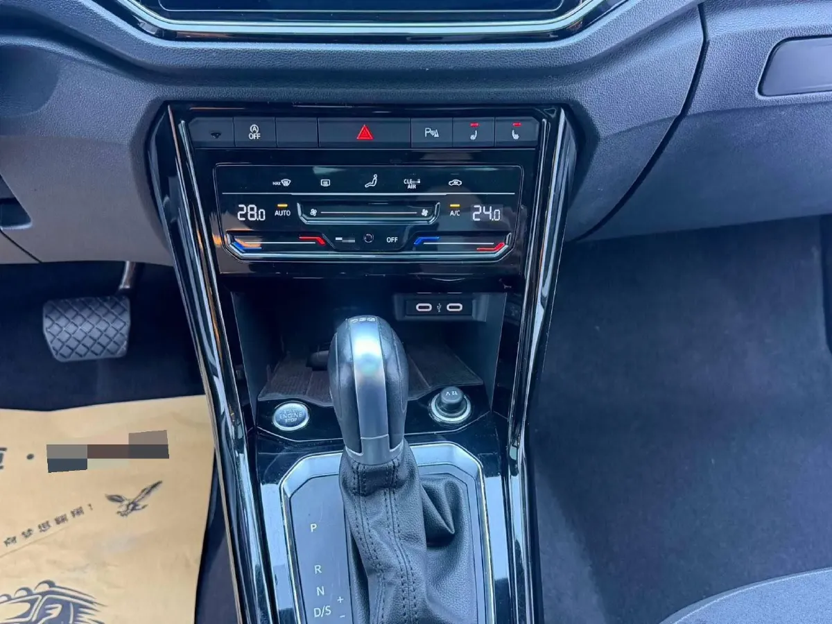 2021 Volkswagen T-Roc 1.4T 150HP L4 7DCT,autocango,china used car exporter,china ev exporter,chinese used car exporter,chinese used ev exporter