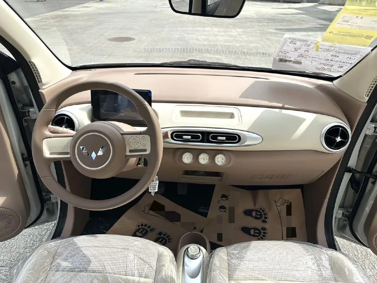 2025 WuLing HongGuang MINI EV BEV 16.2KWH,autocango,china used car exporter,china ev exporter,chinese used car exporter,chinese used ev exporter