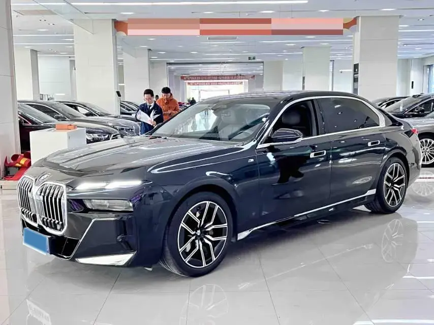 2023 BMW 7 Series 3.0T 272HP L6 8AT