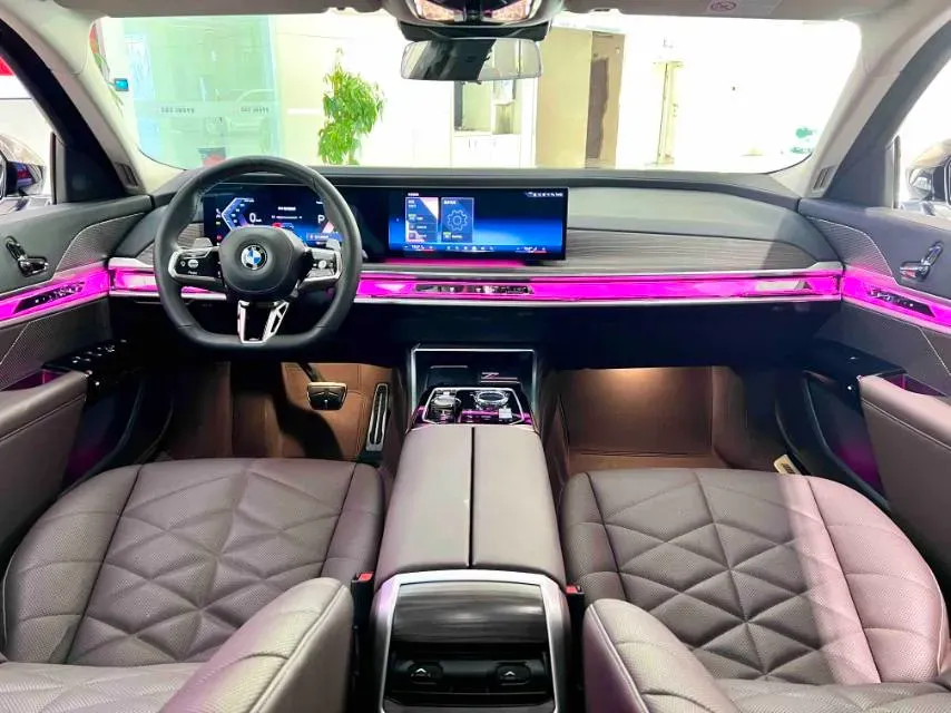 2023 BMW 7 Series 3.0T 272HP L6 8AT,autocango,china used car exporter,china ev exporter,chinese used car exporter,chinese used ev exporter