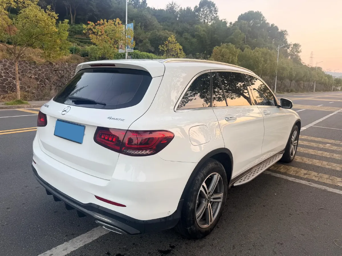 2020 Mercedes-Benz GLC Class 2.0T 197HP L4 9AT,autocango,china used car exporter,china ev exporter,chinese used car exporter,chinese used ev exporter