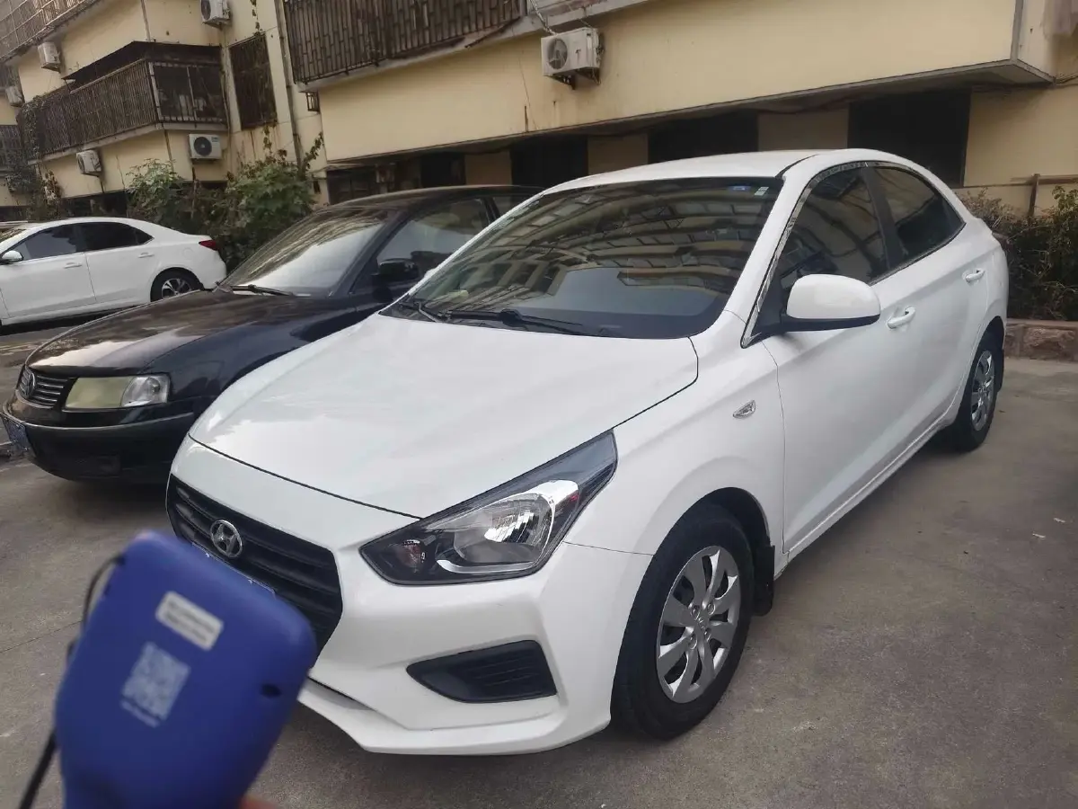 2017 Hyundai Reina 1.4L 95HP L4 5MT