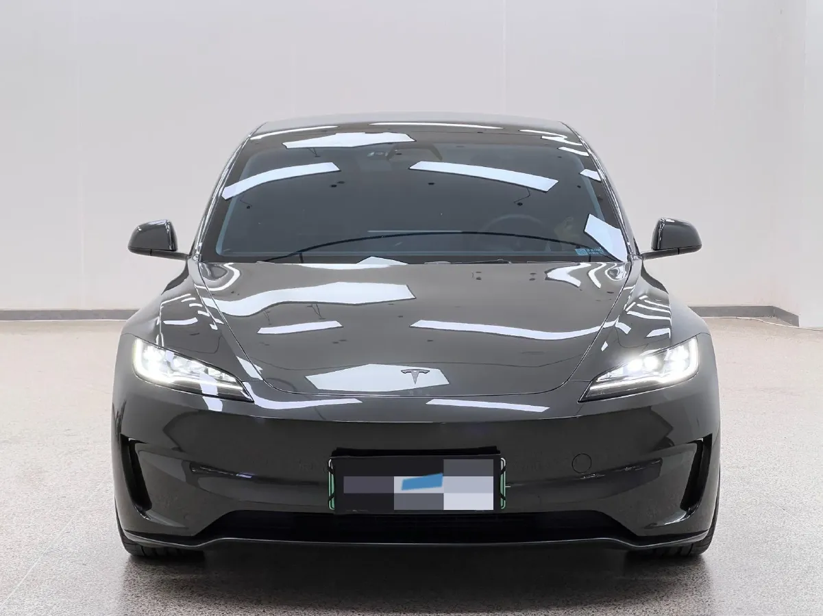 2024 Audi Q3 2.0T 220HP L4 7DCT,autocango,china used car exporter,china ev exporter,chinese used car exporter,chinese used ev exporter