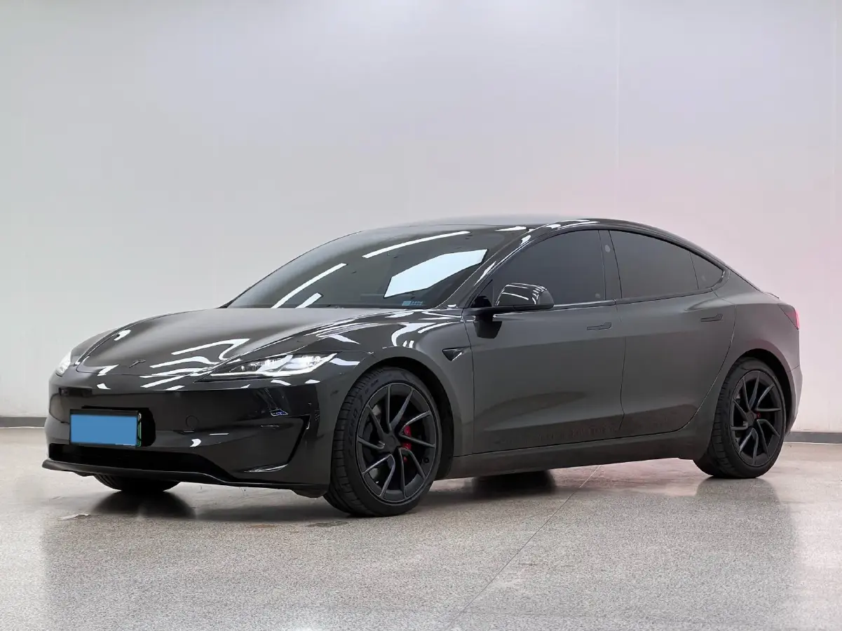 2024 Audi Q3 2.0T 220HP L4 7DCT