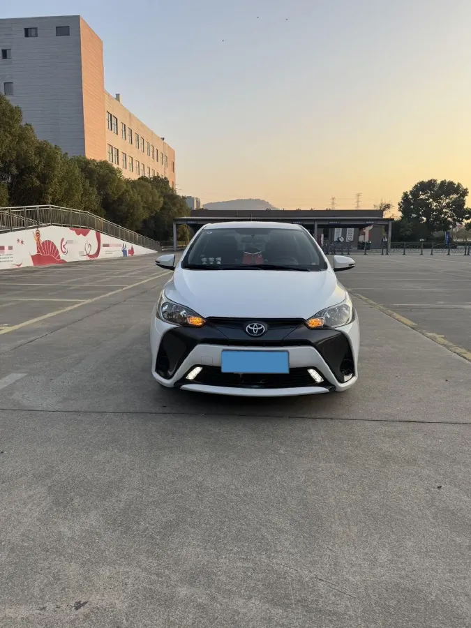 2017 Toyota Yaris L 1.5L 107HP L4 CVT,autocango,china used car exporter,china ev exporter,chinese used car exporter,chinese used ev exporter