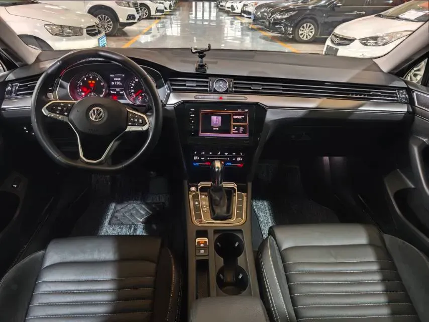 2020 Volkswagen Magotan 2.0T 186HP L4 7DCT,autocango,china used car exporter,china ev exporter,chinese used car exporter,chinese used ev exporter