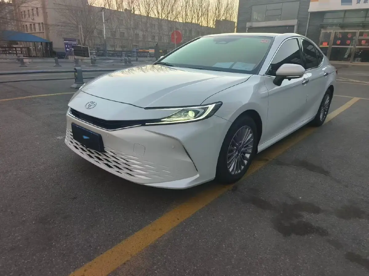 2024 Toyota Camry 2.0L 173HP L4 CVT