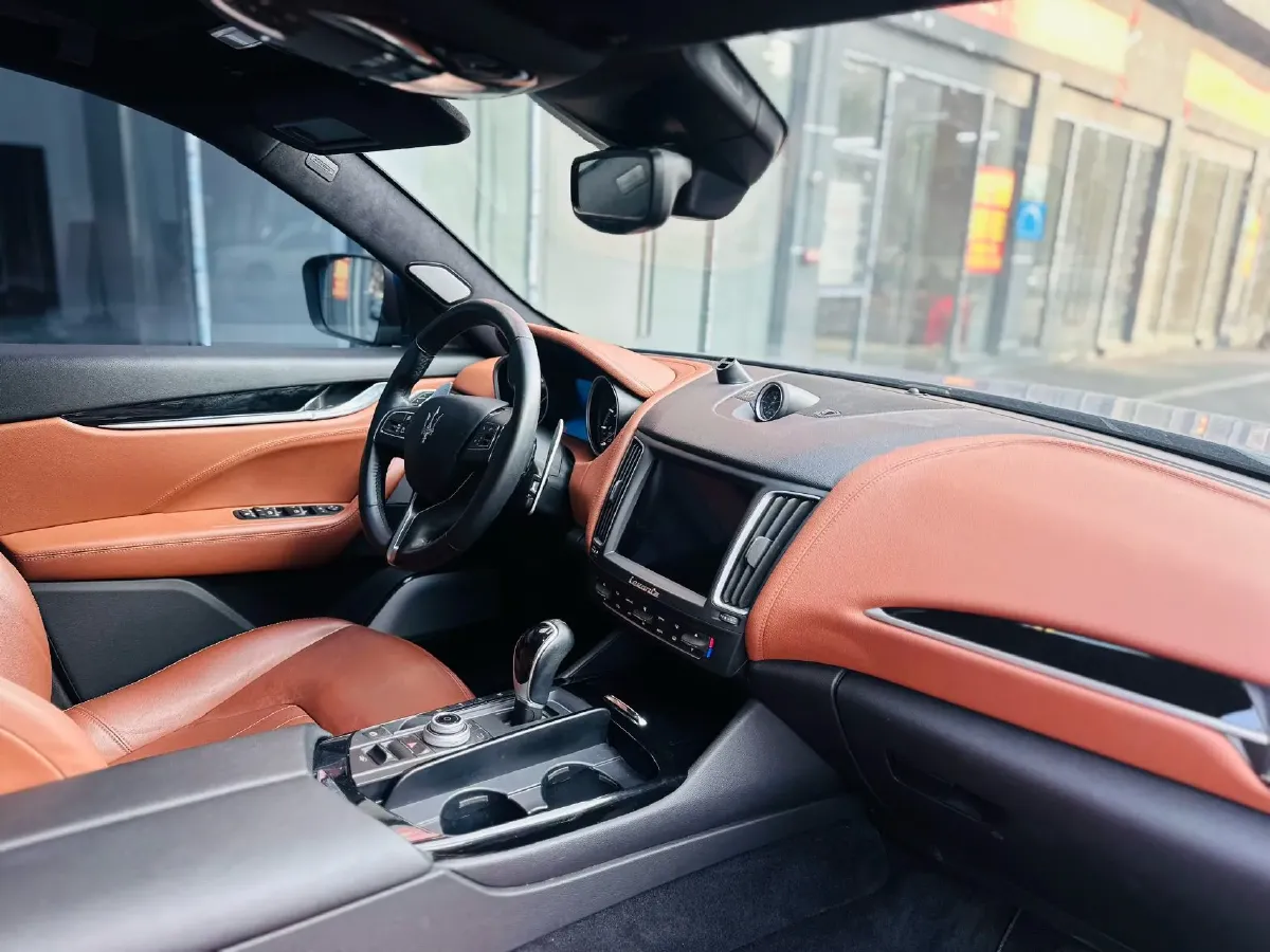 2018 Maserati Levante 3.0T 350HP V6 8AT,autocango,china used car exporter,china ev exporter,chinese used car exporter,chinese used ev exporter