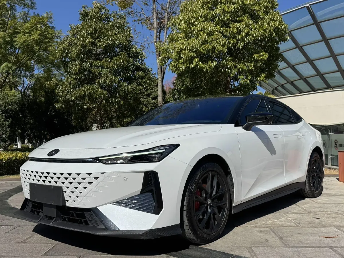 2024 ChangAn UNI-V 1.5T 188HP L4 7DCT,autocango,china used car exporter,china ev exporter,chinese used car exporter,chinese used ev exporter