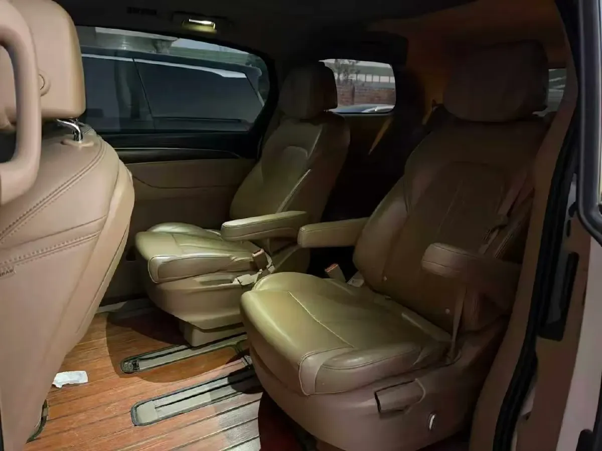 2021 Buick GL8 2.0T 237HP L4 9AT,autocango,china used car exporter,china ev exporter,chinese used car exporter,chinese used ev exporter