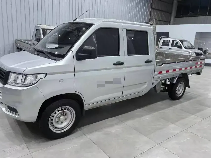 2021 NLM Motor QiTeng M70 1.5L 122HP L4 5MT,autocango,china used car exporter,china ev exporter,chinese used car exporter,chinese used ev exporter