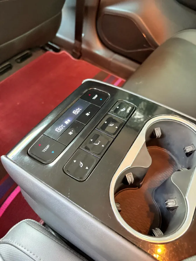 2022 HongQi E-QM5 BEV 56KWH,autocango,china used car exporter,china ev exporter,chinese used car exporter,chinese used ev exporter