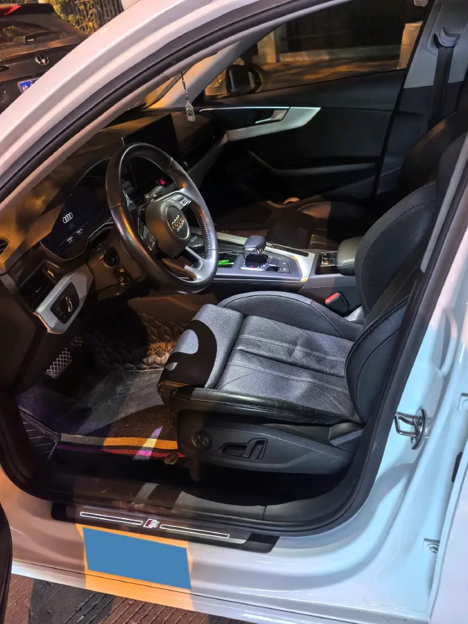 2020 Audi A4L 2.0T 190HP L4 7DCT,autocango,china used car exporter,china ev exporter,chinese used car exporter,chinese used ev exporter