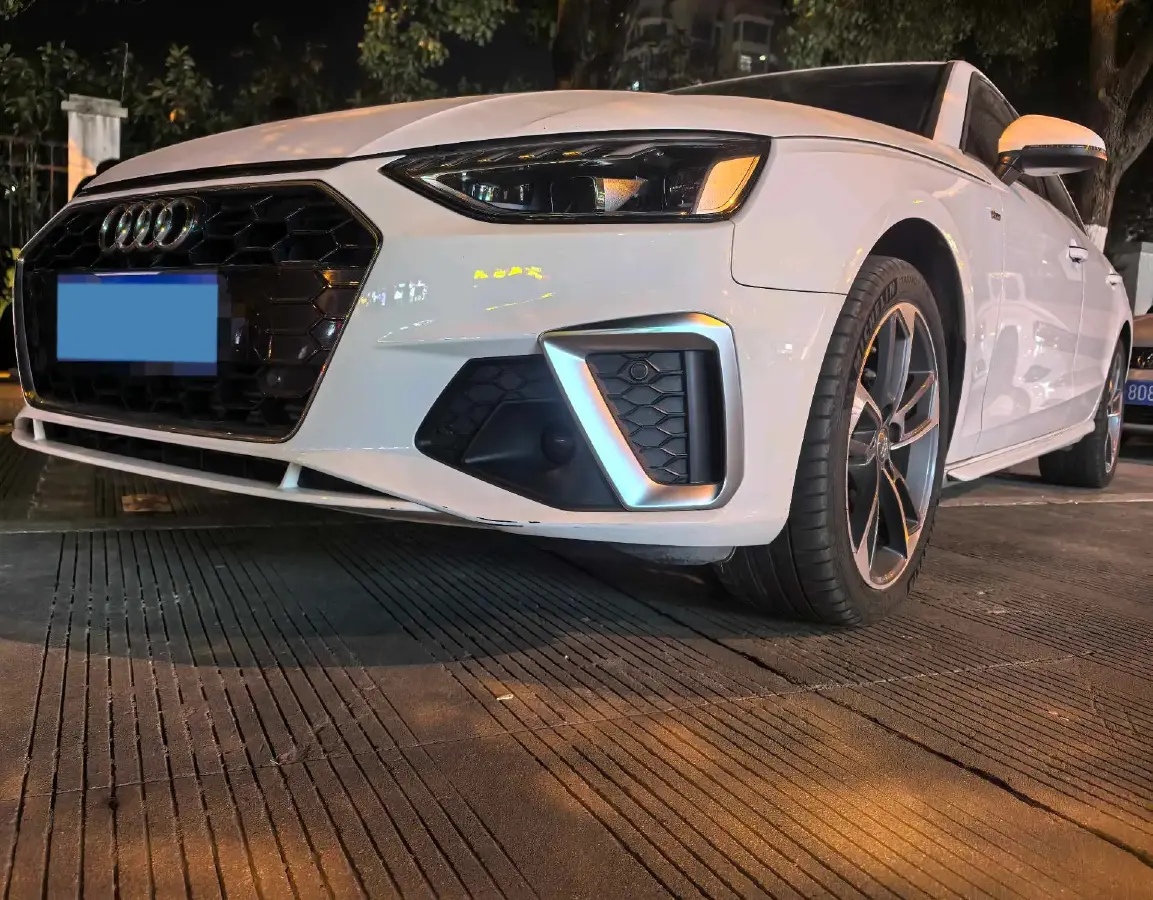 2020 Audi A4L 2.0T 190HP L4 7DCT