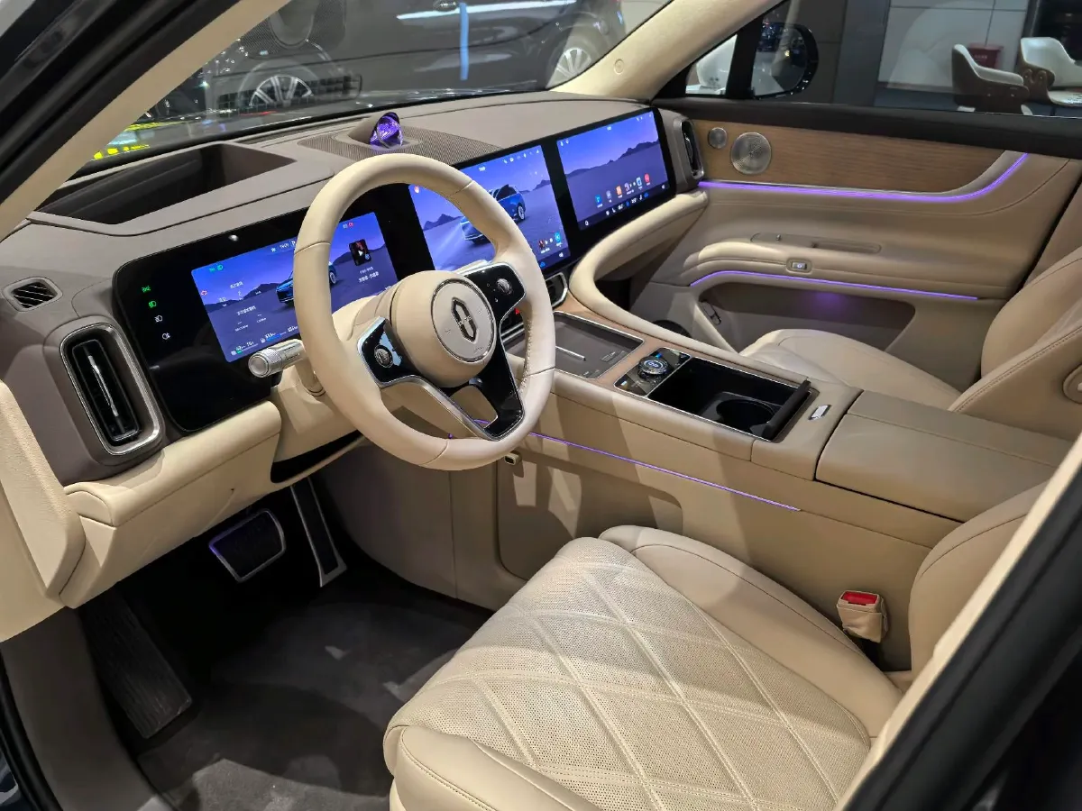 2025 AITO AITO M9 REEV 160HP REEV 52KWH,autocango,china used car exporter,china ev exporter,chinese used car exporter,chinese used ev exporter