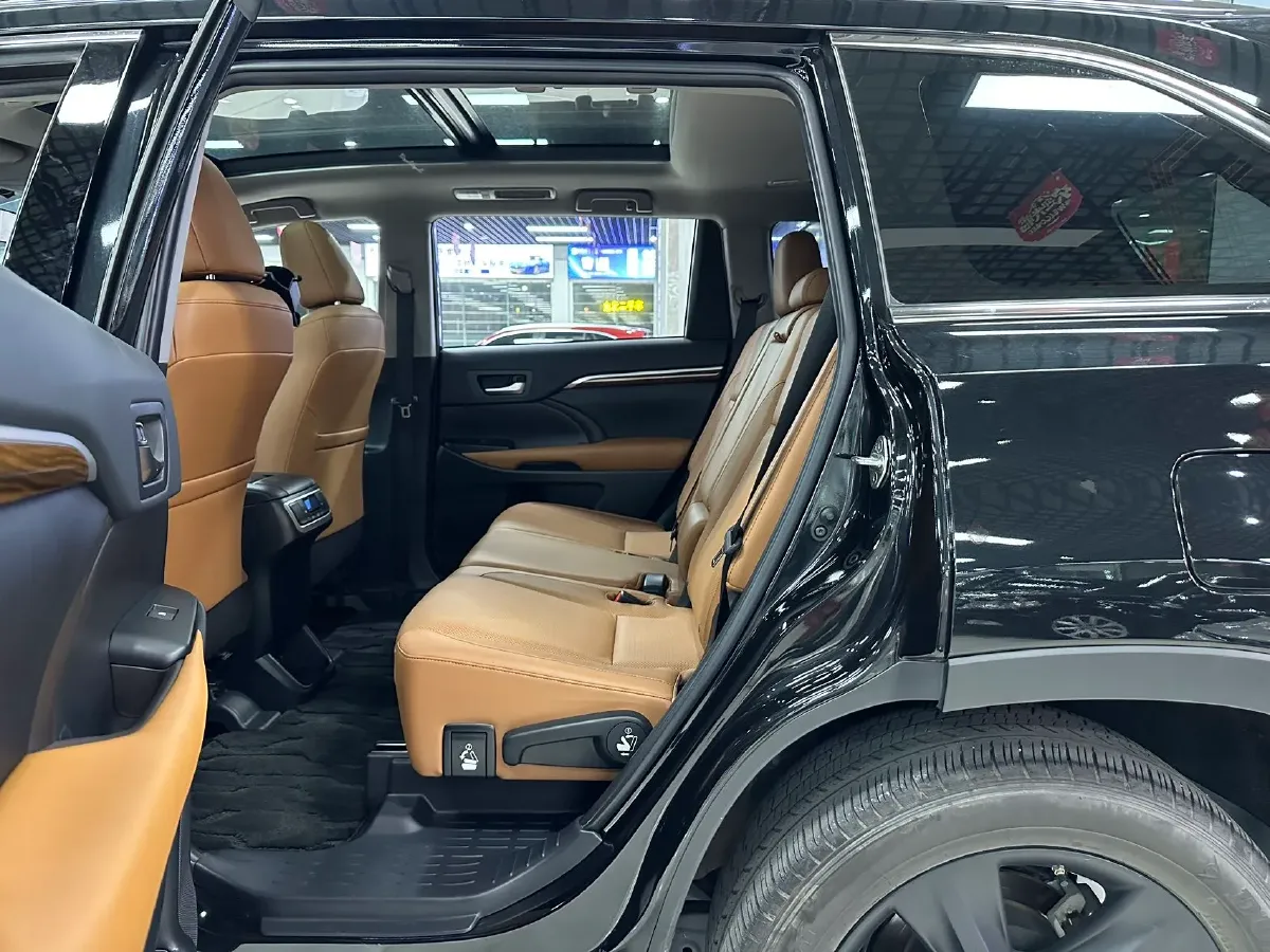 2021 Toyota Highlander 2.0T 220HP L4 6AT,autocango,china used car exporter,china ev exporter,chinese used car exporter,chinese used ev exporter