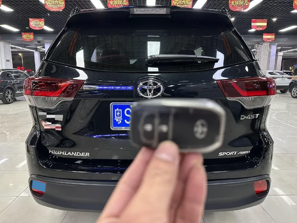 2021 Toyota Highlander 2.0T 220HP L4 6AT,autocango,china used car exporter,china ev exporter,chinese used car exporter,chinese used ev exporter