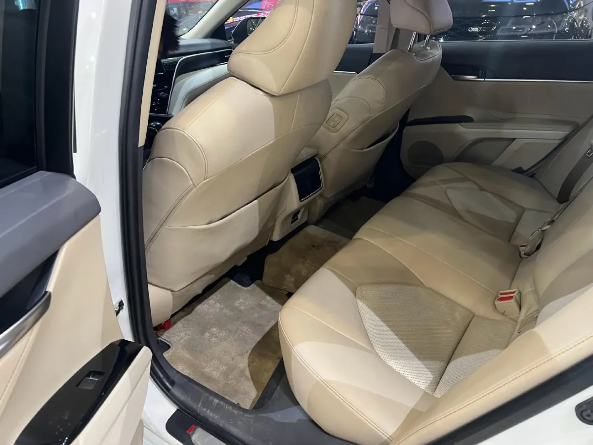 2021 Toyota Camry 2.5L 209HP L4 8AT,autocango,china used car exporter,china ev exporter,chinese used car exporter,chinese used ev exporter
