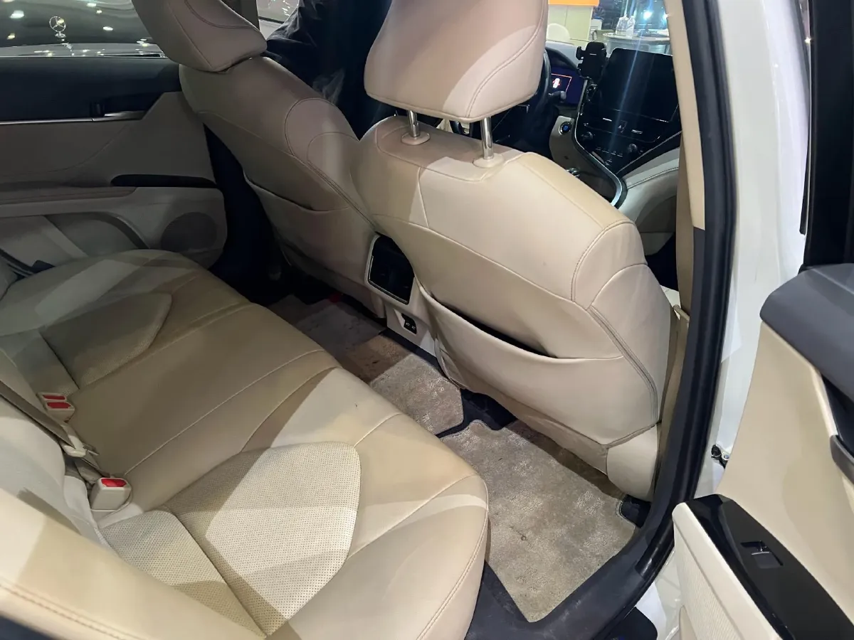 2021 Toyota Camry 2.5L 209HP L4 8AT,autocango,china used car exporter,china ev exporter,chinese used car exporter,chinese used ev exporter