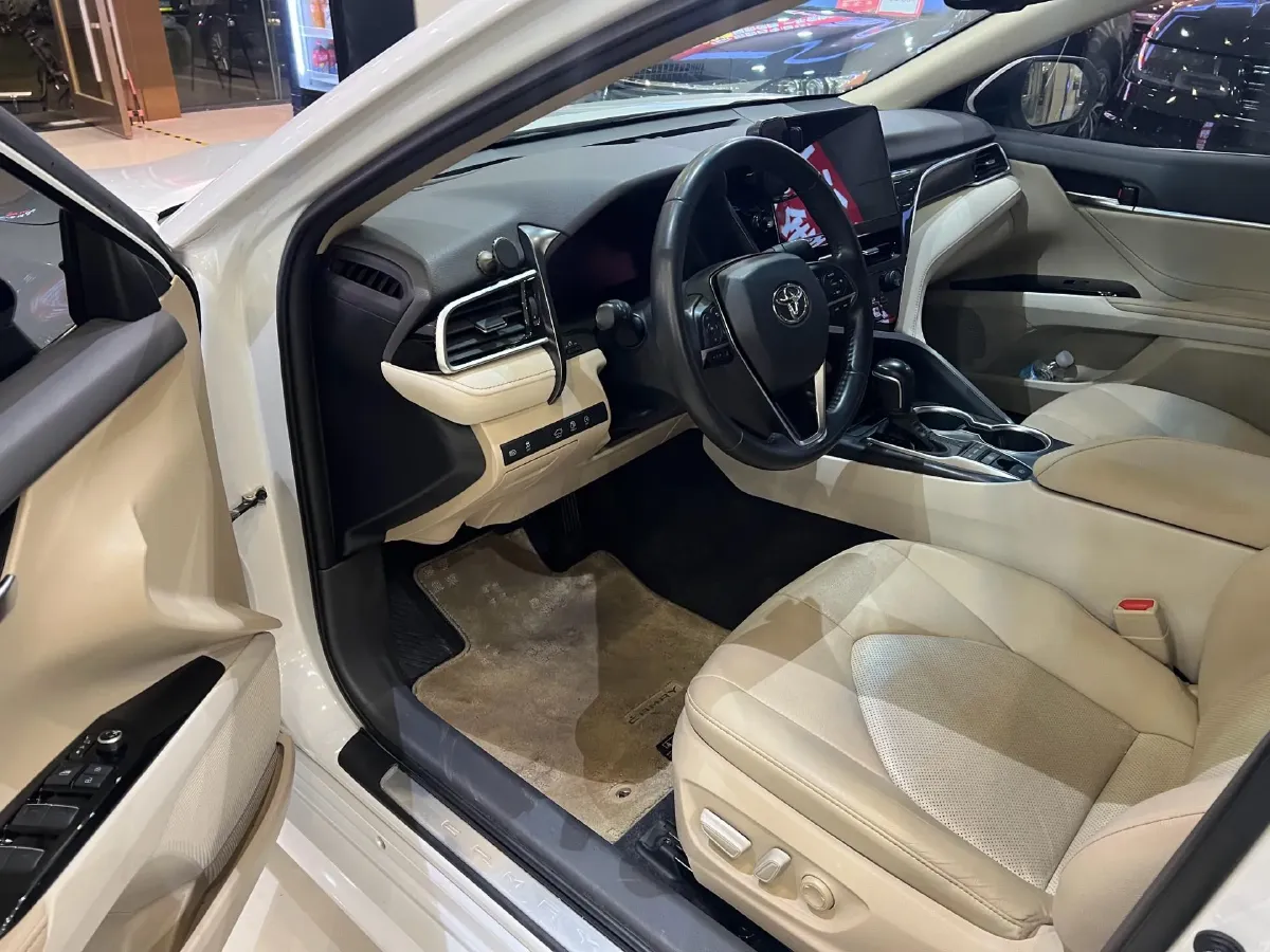 2021 Toyota Camry 2.5L 209HP L4 8AT,autocango,china used car exporter,china ev exporter,chinese used car exporter,chinese used ev exporter
