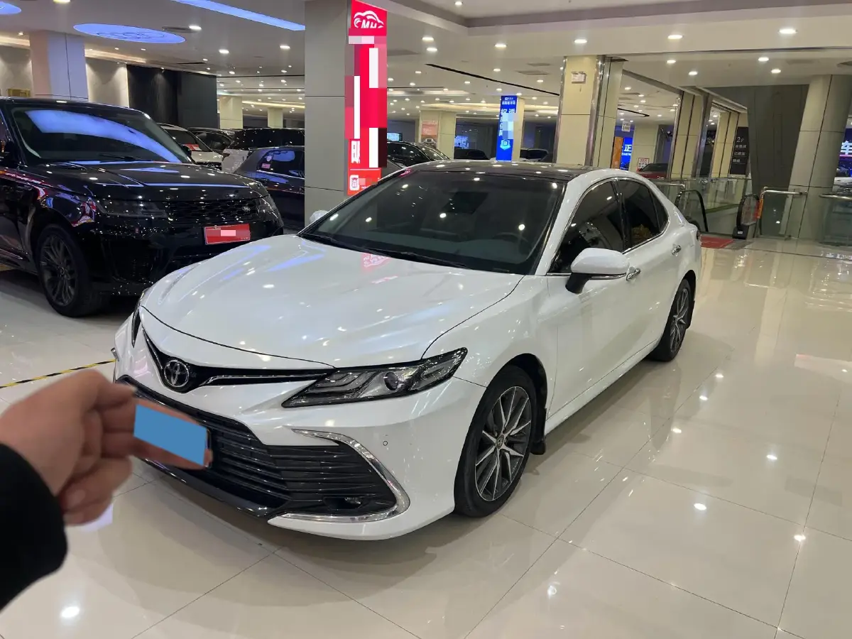 2021 Toyota Camry 2.5L 209HP L4 8AT