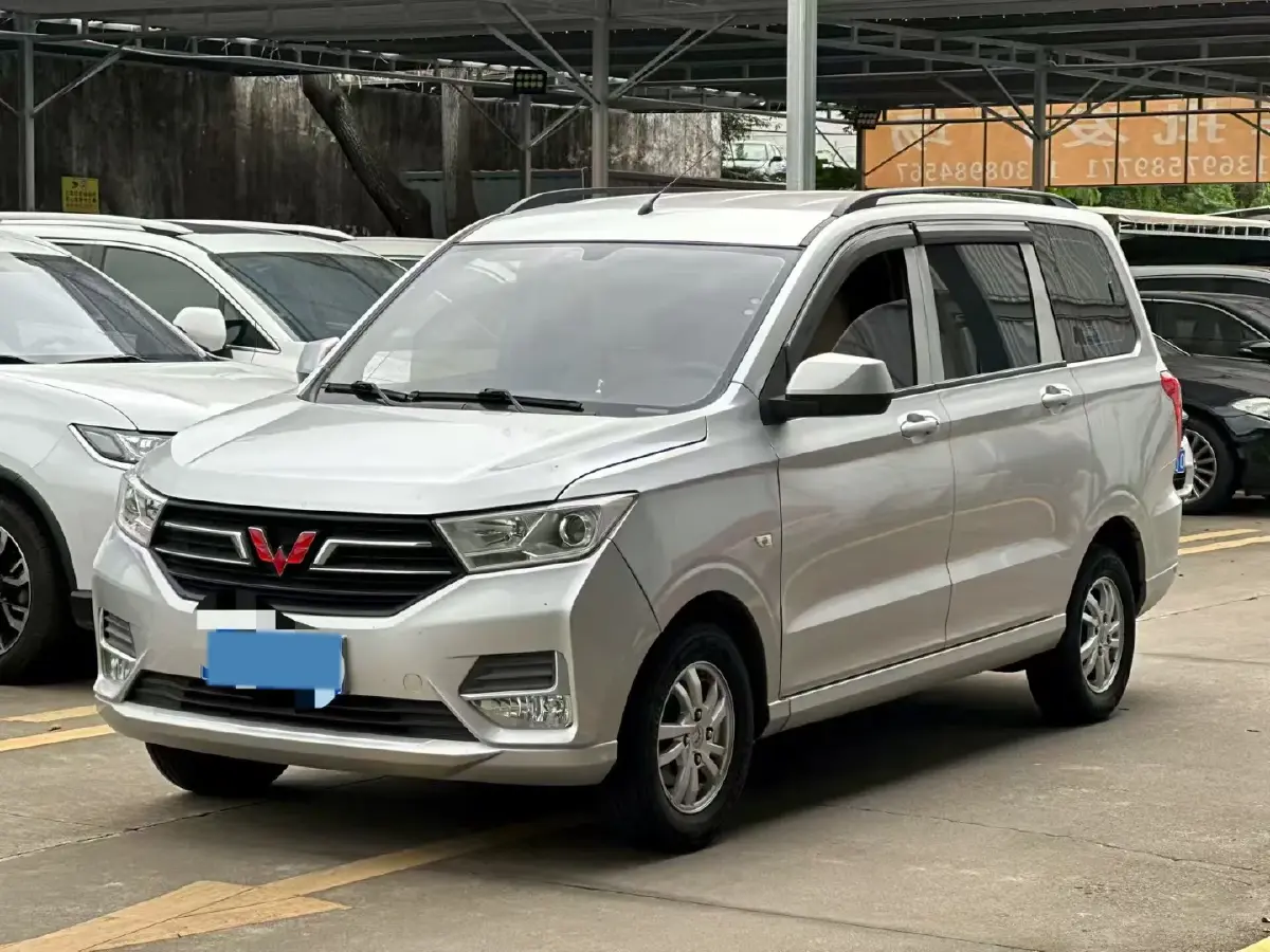 2021 WuLing HongGuang 1.5L 99HP L4 6MT