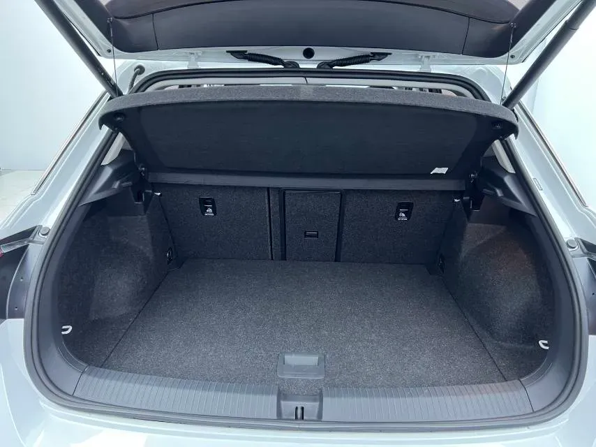 2022 Volkswagen T-Roc 1.4T 150HP L4 7DCT,autocango,china used car exporter,china ev exporter,chinese used car exporter,chinese used ev exporter