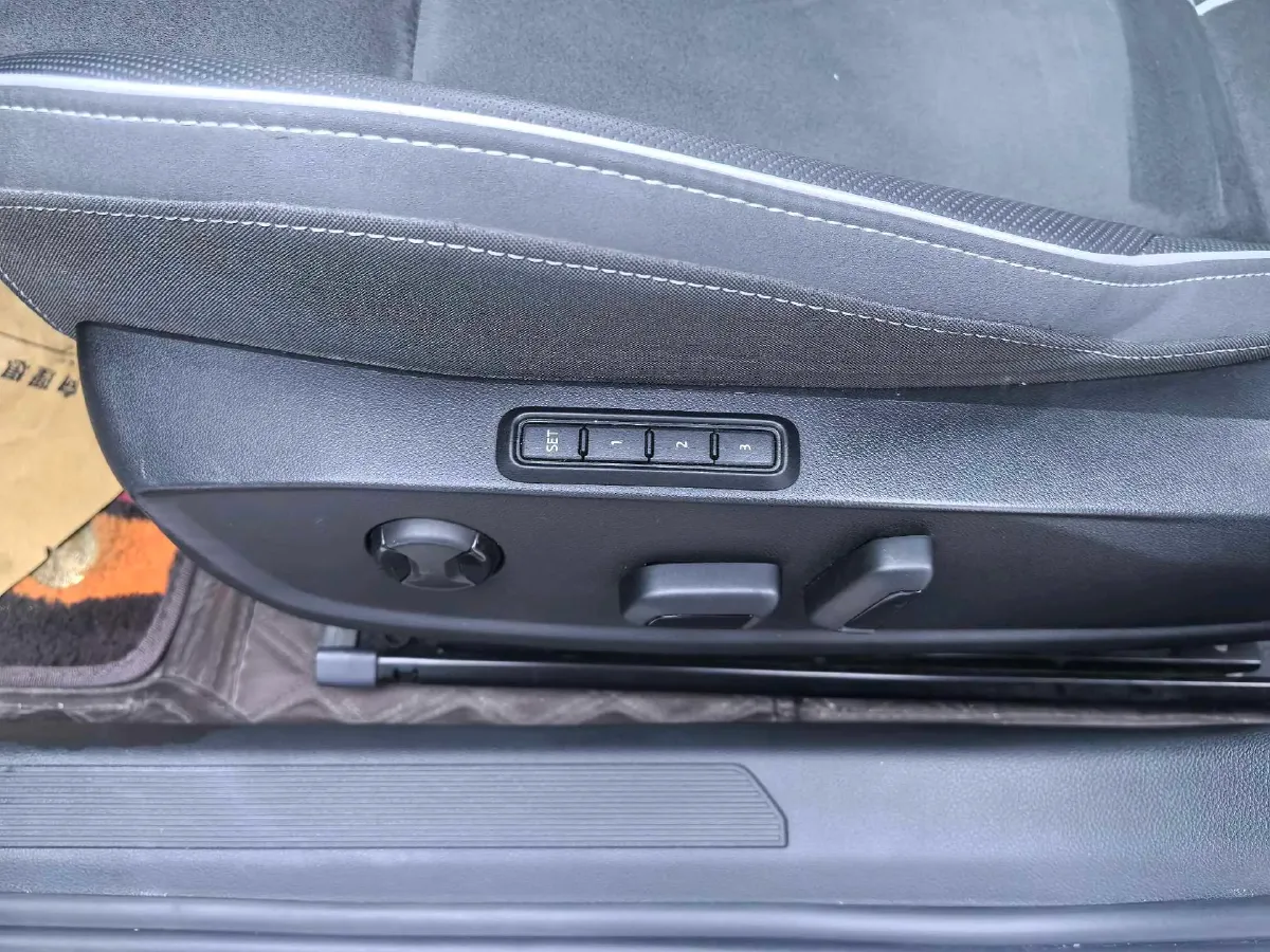 2021 Volkswagen Golf 1.4T 150HP L4 7DCT,autocango,china used car exporter,china ev exporter,chinese used car exporter,chinese used ev exporter