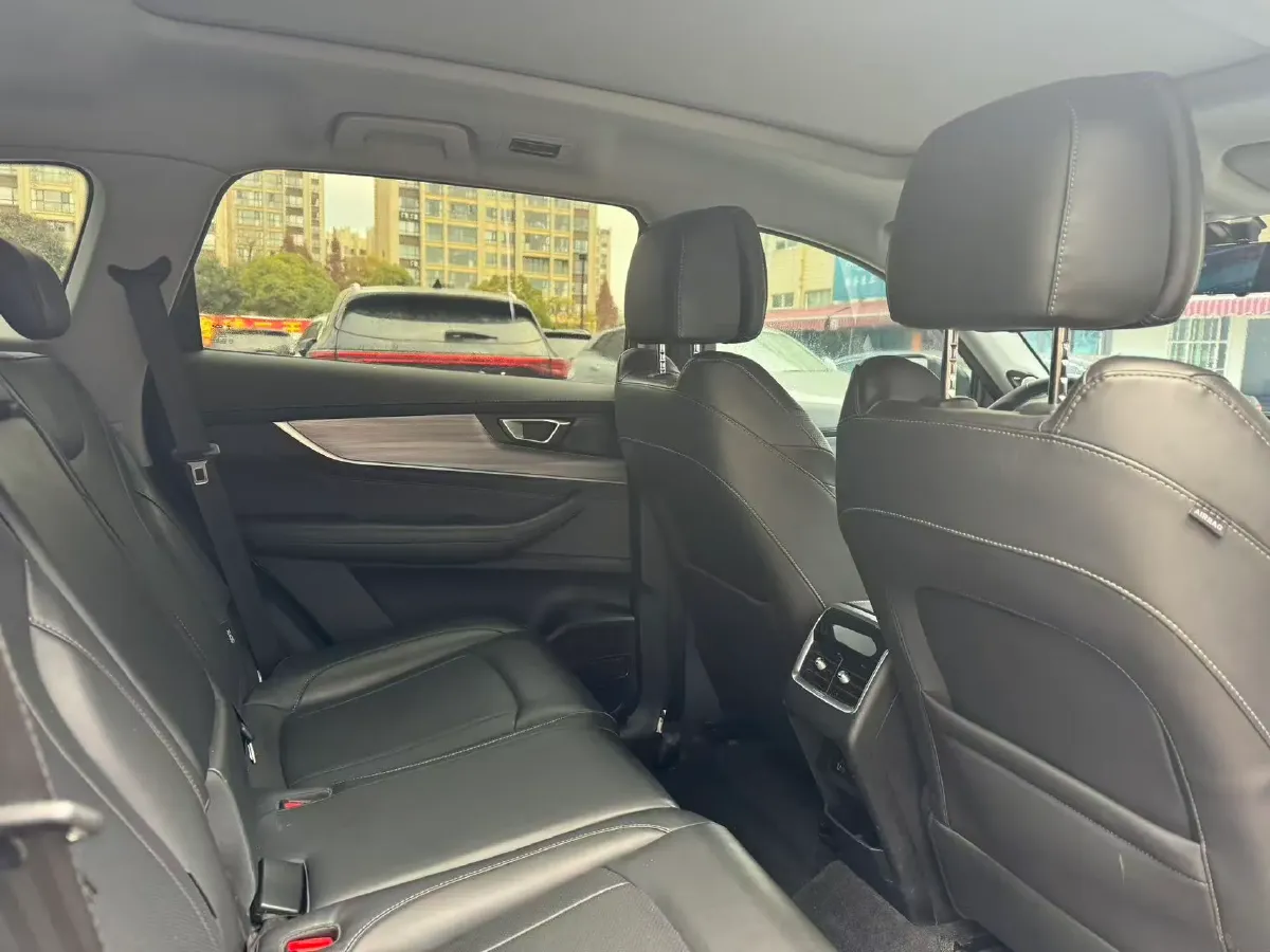 2021 Chery Tiggo 8 Plus 1.6T 197HP L4 7DCT,autocango,china used car exporter,china ev exporter,chinese used car exporter,chinese used ev exporter