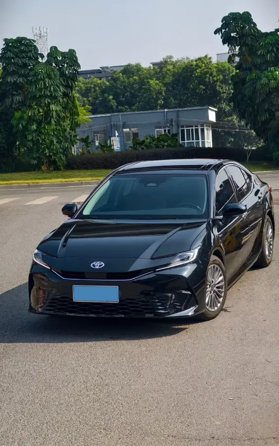 2024 Toyota Camry 2.0L 152HP L4 E-CVT Hybrid