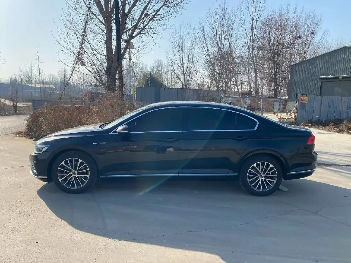 2020 Volkswagen Magotan 2.0T 186HP L4 7DCT,autocango,china used car exporter,china ev exporter,chinese used car exporter,chinese used ev exporter