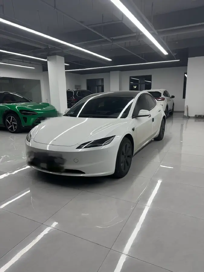 2025 Tesla Model 3 BEV 62.5KWH