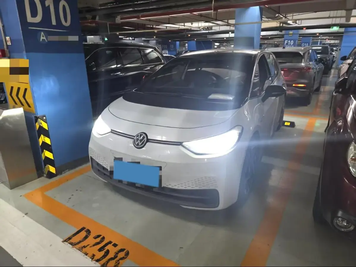 2023 Volkswagen ID.3 BEV 52.8KWH