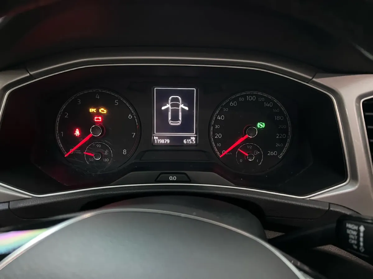 2020 Volkswagen T-Roc 1.4T 131HP L4 7DCT,autocango,china used car exporter,china ev exporter,chinese used car exporter,chinese used ev exporter