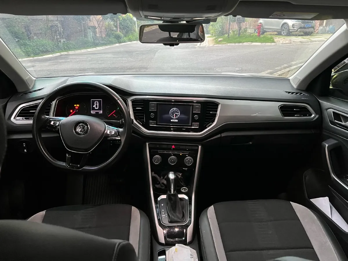 2020 Volkswagen T-Roc 1.4T 131HP L4 7DCT,autocango,china used car exporter,china ev exporter,chinese used car exporter,chinese used ev exporter