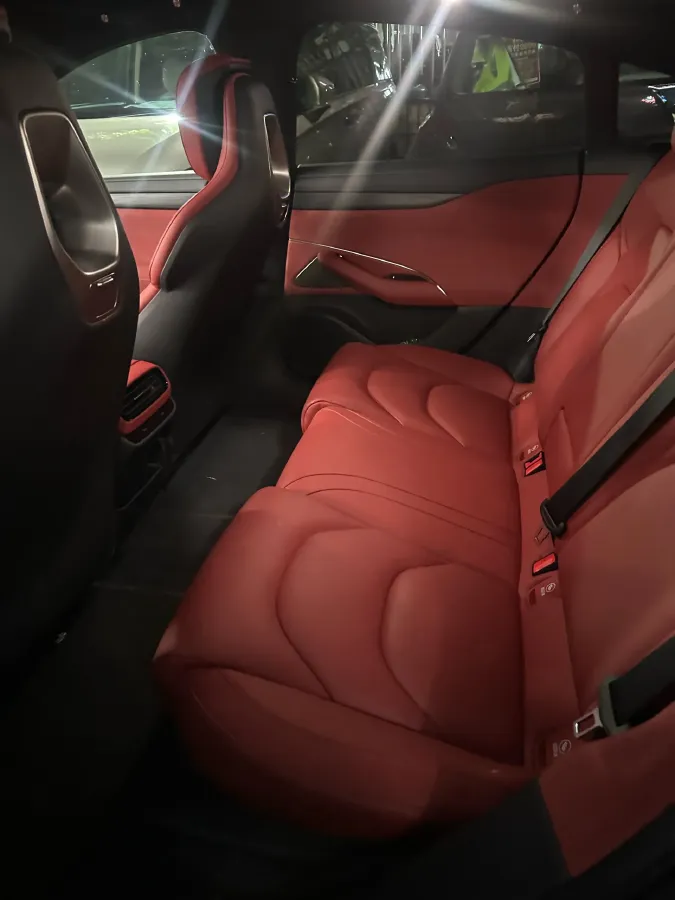 2024 MI SU7 BEV 101KWH,autocango,china used car exporter,china ev exporter,chinese used car exporter,chinese used ev exporter