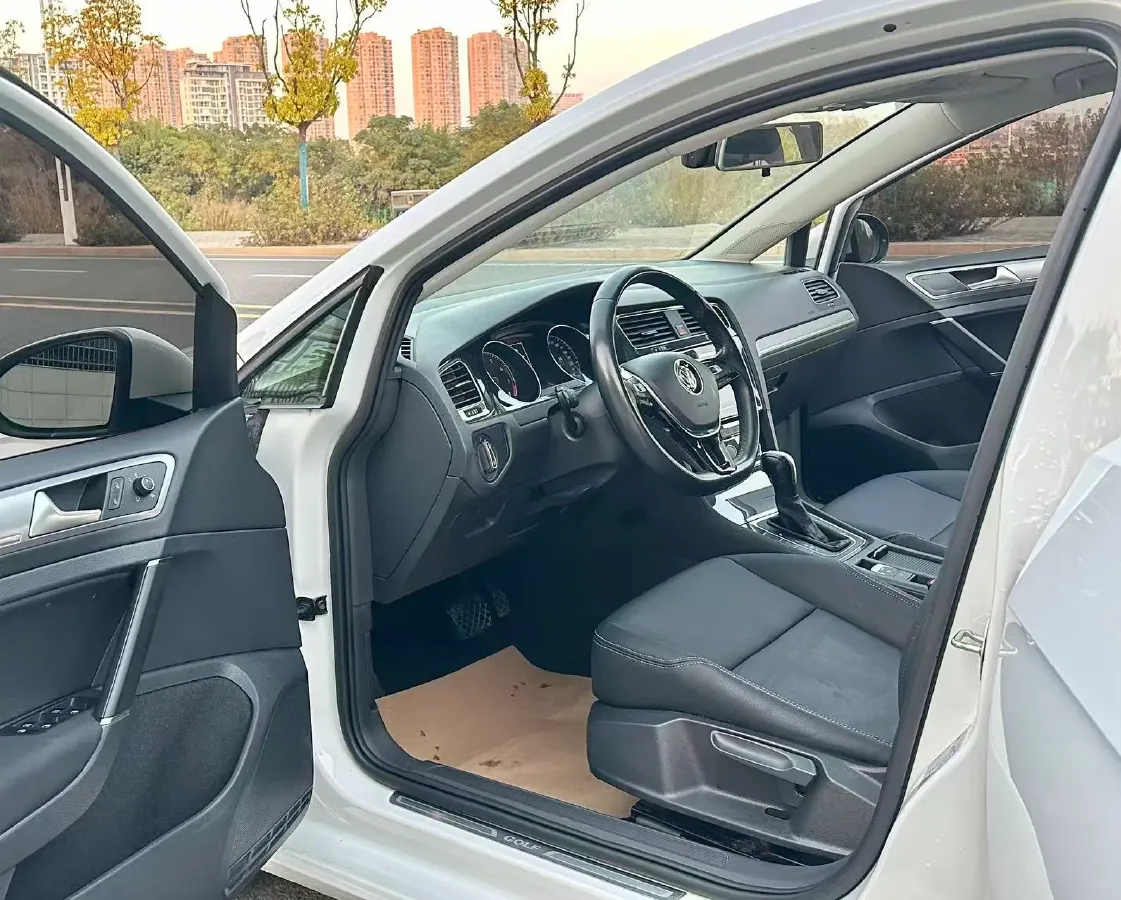 2019 Ford Focus 1.5T 184HP L3 8AT,autocango,china used car exporter,china ev exporter,chinese used car exporter,chinese used ev exporter