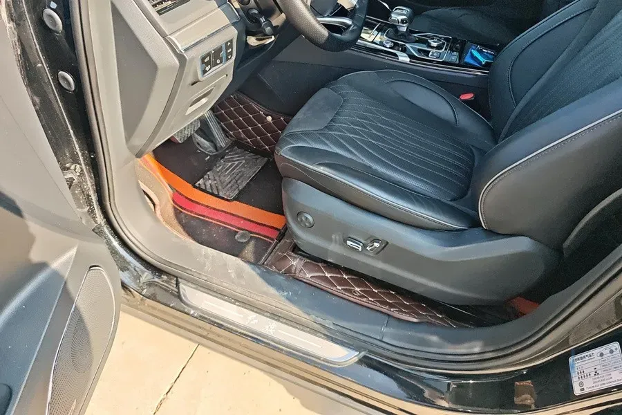 2022 HongQi HS5 2.0T 224HP L4 6AT,autocango,china used car exporter,china ev exporter,chinese used car exporter,chinese used ev exporter